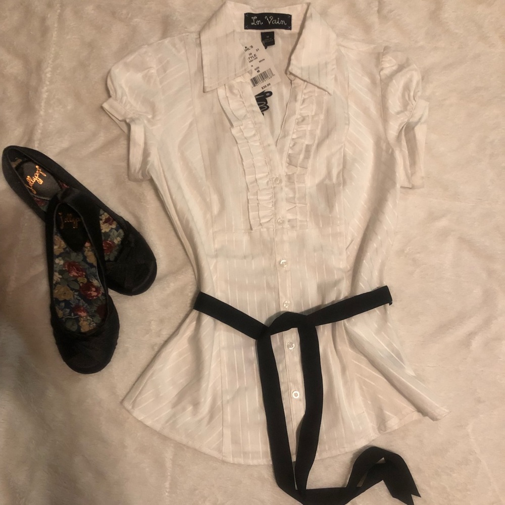 In Vain White Ruffle Blouse - Sz M - NWT
